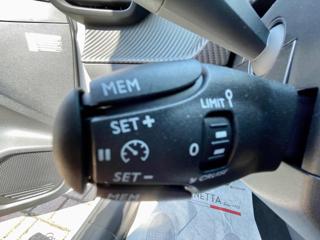 PEUGEOT 208 usata, con Touch screen
