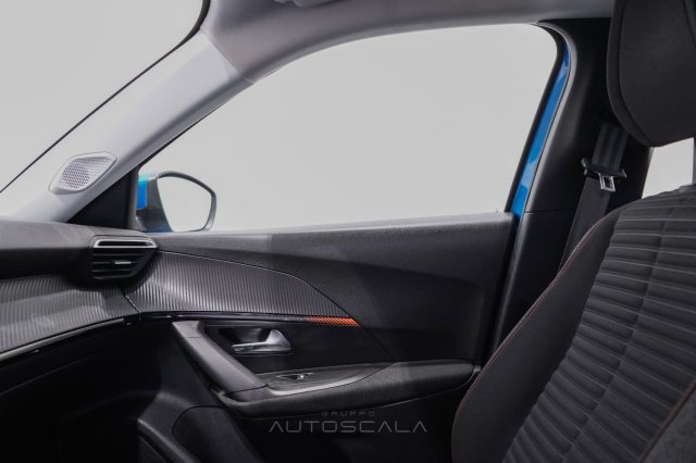 PEUGEOT 2008 usata, con Volante multifunzione