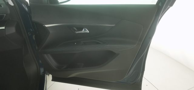 PEUGEOT 5008 usata, con Isofix