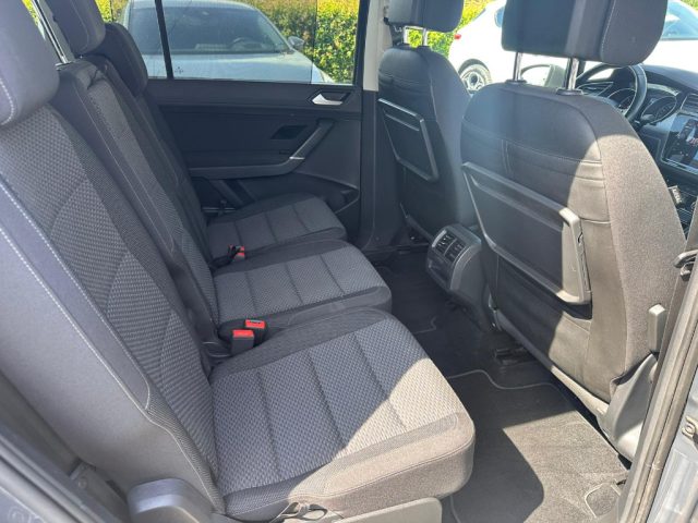 VOLKSWAGEN Touran usata, con Vetri oscurati