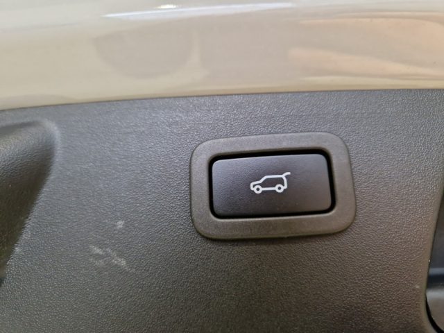 JAGUAR E-Pace usata, con Park Distance Control