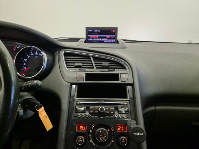 PEUGEOT 5008 usata, con Controllo vocale