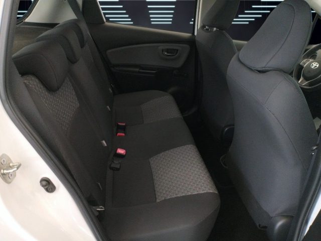 TOYOTA Yaris usata 16