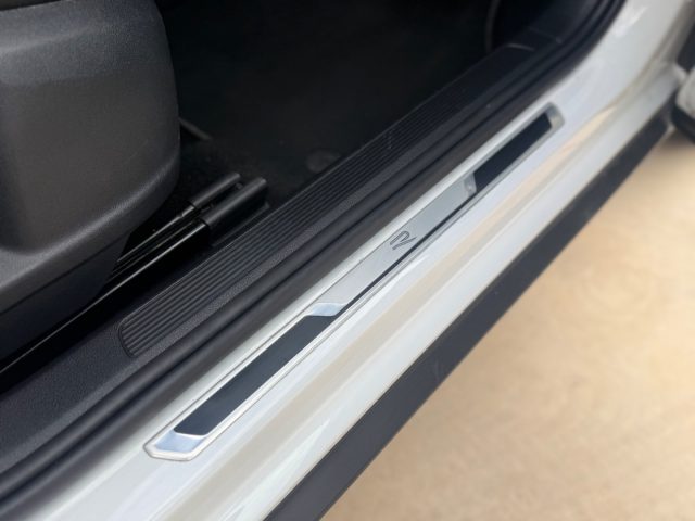 VOLKSWAGEN T-Roc usata 28