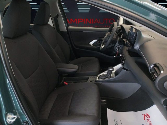 TOYOTA Yaris usata 17