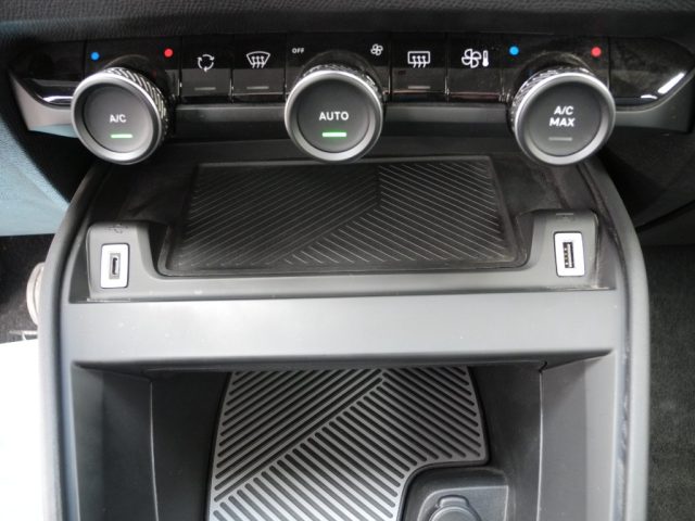 CITROEN E-C4 usata, con Hill holder