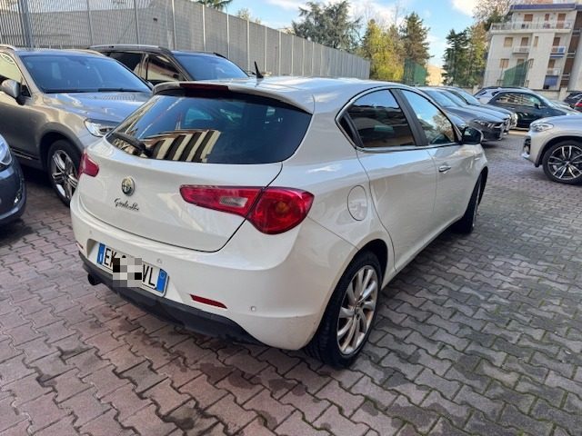 ALFA ROMEO Giulietta usata, con Autoradio