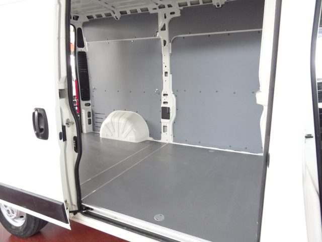 PEUGEOT Boxer usata, con Fendinebbia