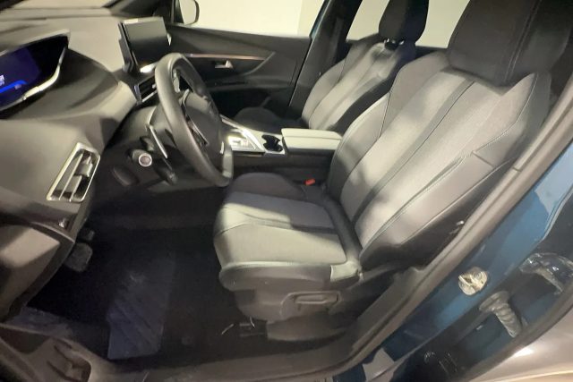 PEUGEOT 5008 usata, con Boardcomputer