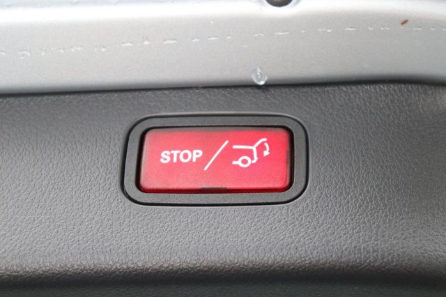 MERCEDES-BENZ C 200 usata, con Touch screen