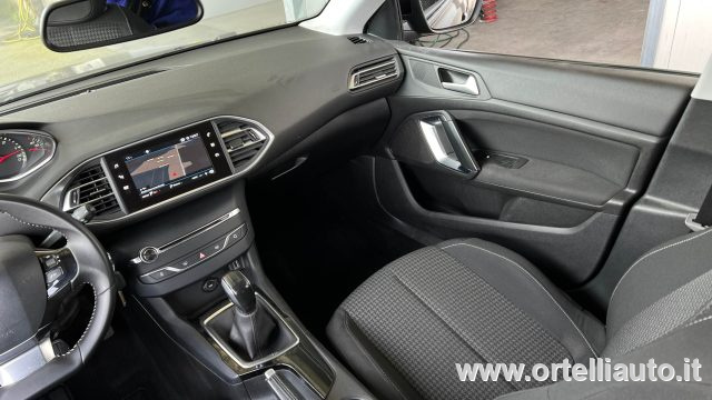 PEUGEOT 308 usata, con Sedile posteriore sdoppiato