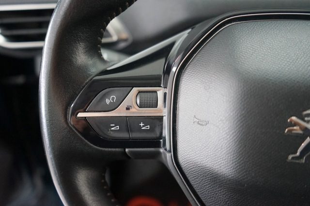 PEUGEOT 5008 usata 42
