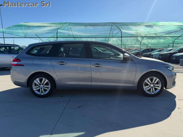 PEUGEOT 308 usata, con Autoradio