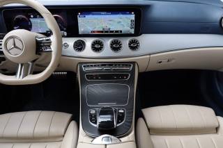 MERCEDES-BENZ E 220 usata, con Fari LED