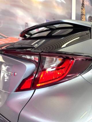 TOYOTA C-HR usata, con Autoradio digitale