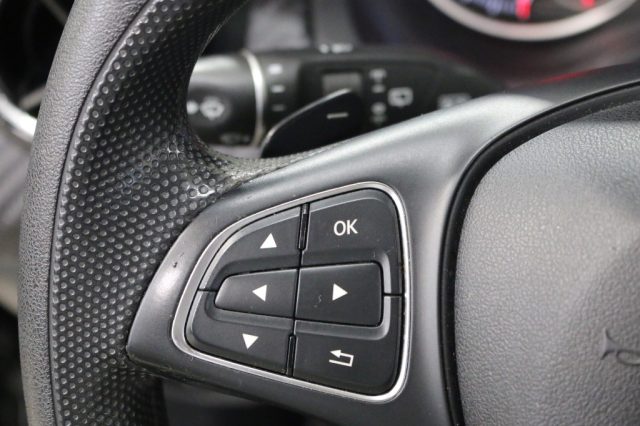 MERCEDES-BENZ GLA 180 usata 22