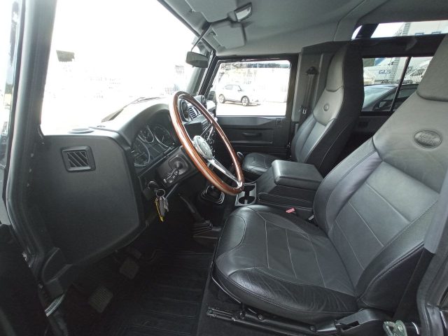 LAND ROVER Defender usata, con Interni in pelle