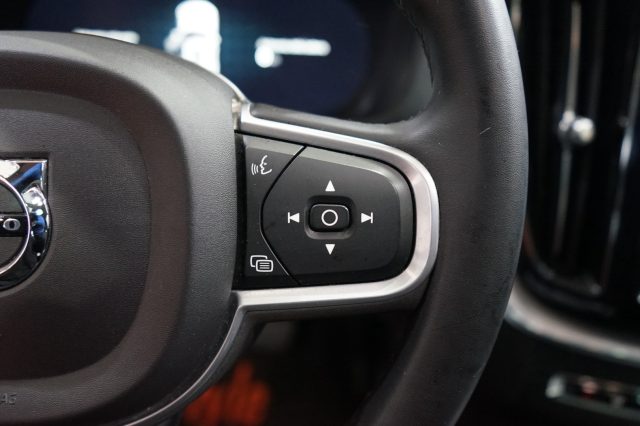 VOLVO XC60 usata, con Sensori di parcheggio anteriori