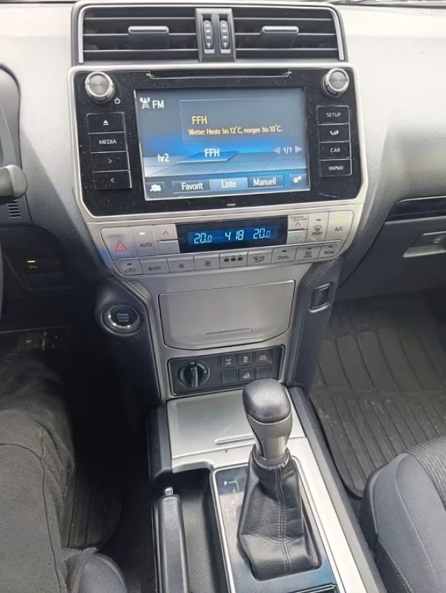 TOYOTA Land Cruiser usata, con Gancio traino