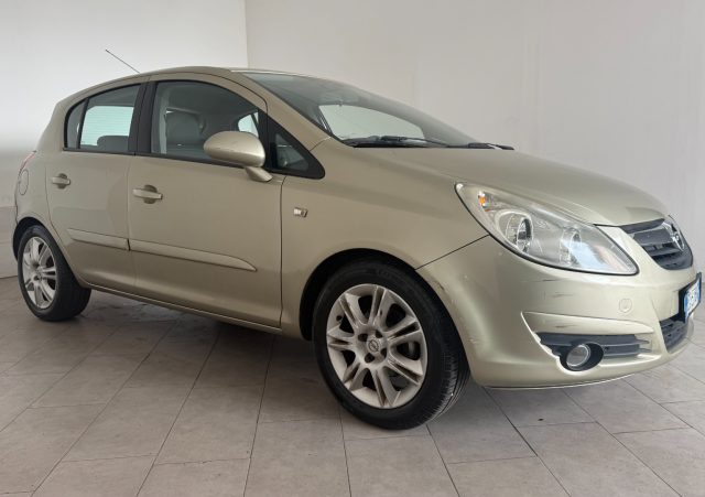 OPEL Corsa usata 1