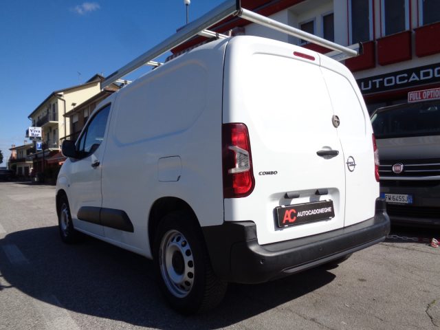 OPEL Combo usata, con Alzacristalli elettrici
