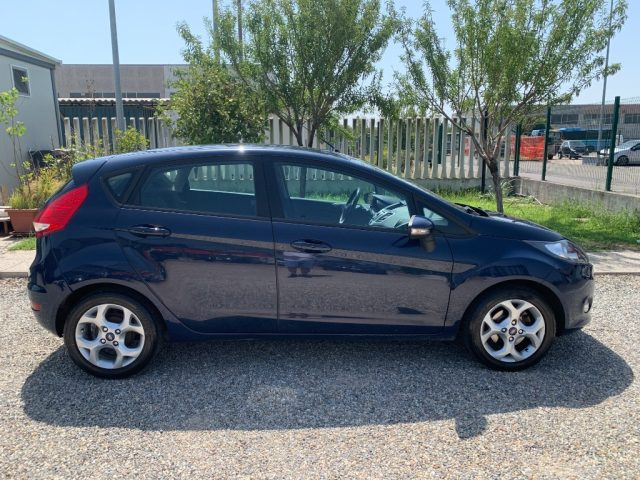 FORD Fiesta usata, con Autoradio