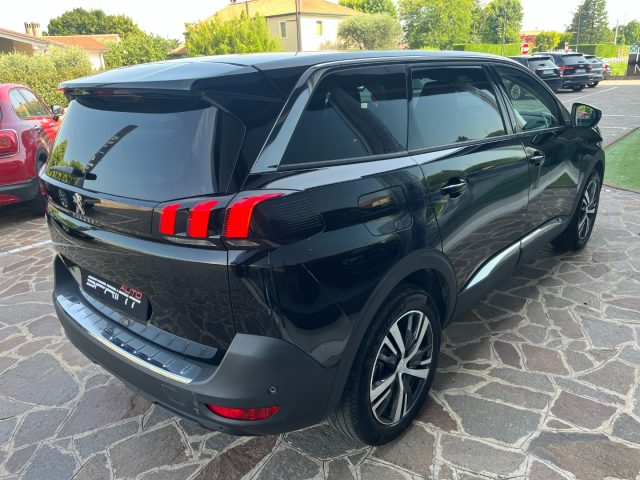PEUGEOT 5008 usata, con Sistema di navigazione
