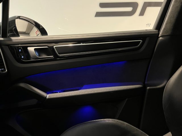 PORSCHE Cayenne usata, con Park Distance Control