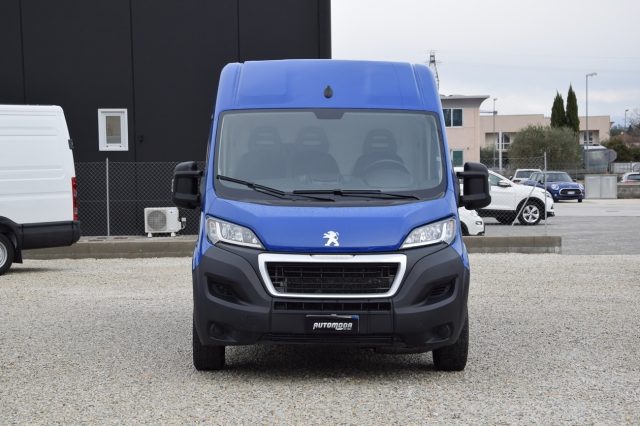 PEUGEOT Boxer usata, con Airbag