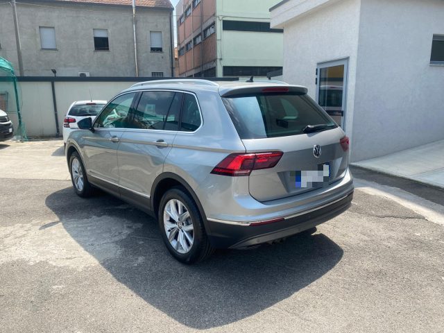 VOLKSWAGEN Tiguan usata, con Airbag laterali