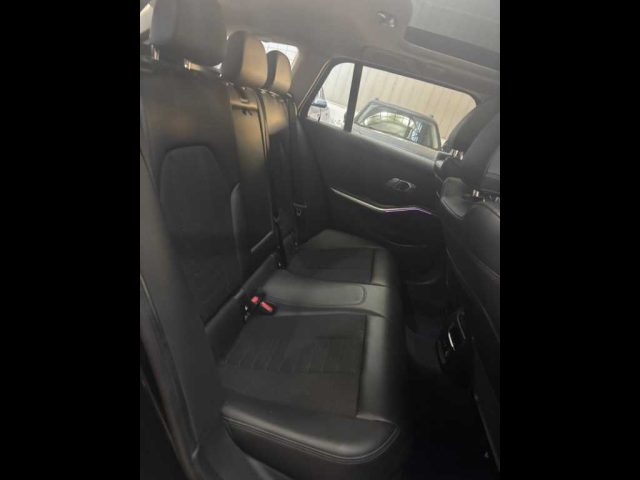 BMW 318 usata, con Fari LED