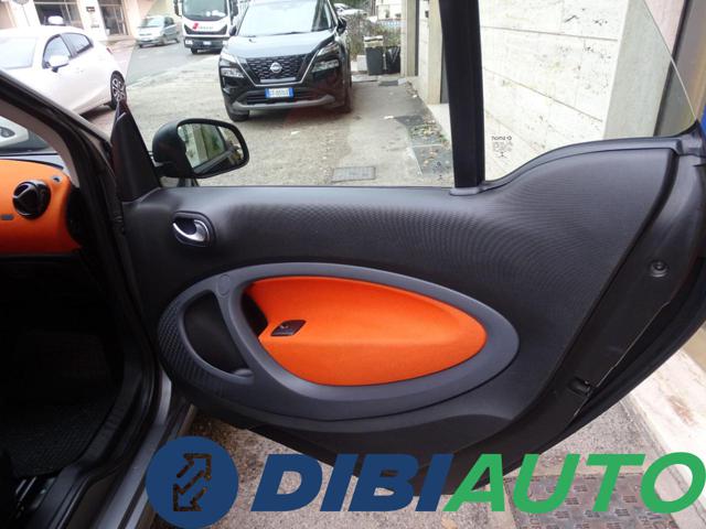 SMART ForTwo usata, con USB