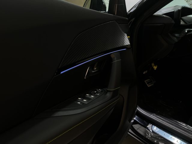 PEUGEOT 2008 usata, con Vetri oscurati