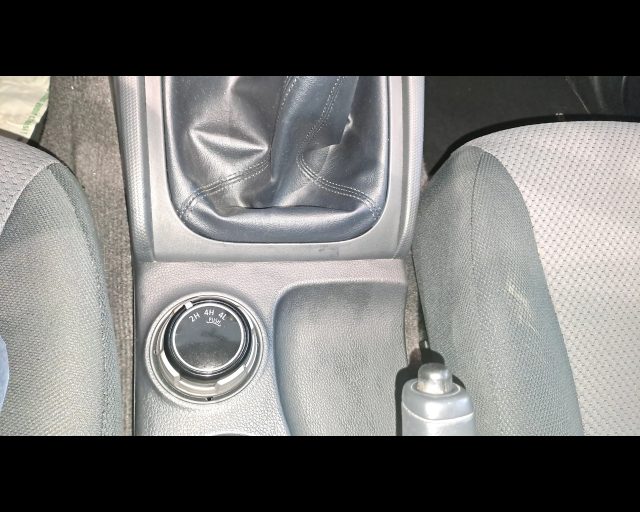MITSUBISHI L200 usata, con Autoradio digitale