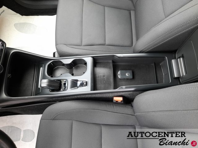 VOLVO XC40 usata, con Autoradio digitale