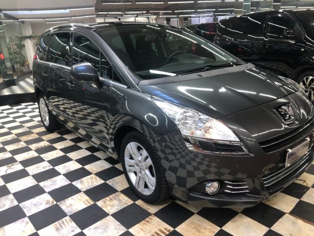PEUGEOT 5008 usata, con Airbag