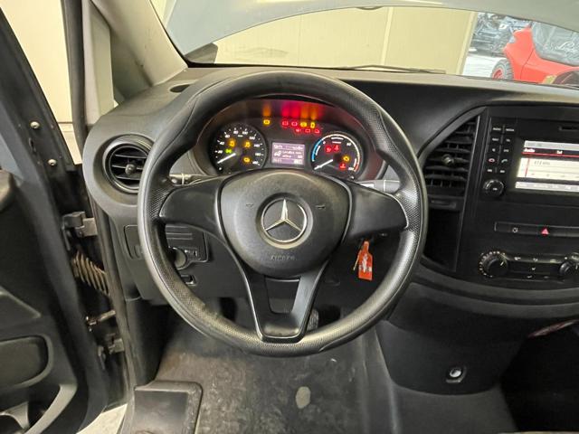 MERCEDES-BENZ eVito usata, con Fari LED