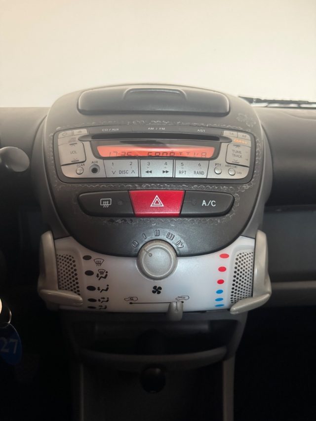 TOYOTA Aygo usata 9