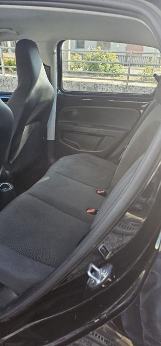 VOLKSWAGEN up! usata 14