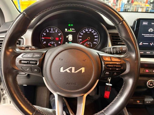 KIA Stonic usata, con Autoradio digitale