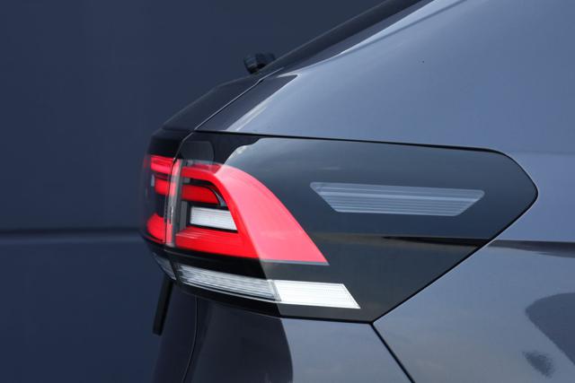 VOLKSWAGEN Taigo usata, con Luci diurne LED