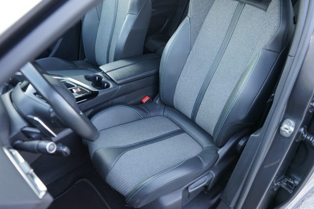 PEUGEOT 3008 usata, con Airbag testa