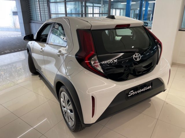 TOYOTA Aygo X usata, con Autoradio