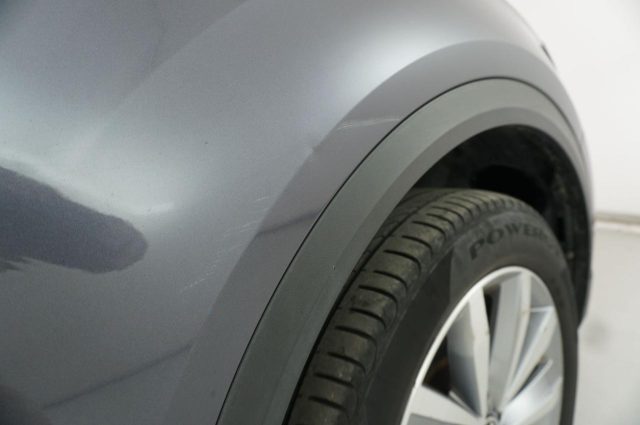 VOLKSWAGEN T-Roc usata, con USB