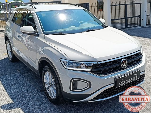 VOLKSWAGEN T-Roc usata, con USB