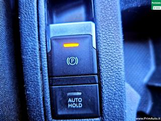 VOLKSWAGEN T-Roc usata, con USB