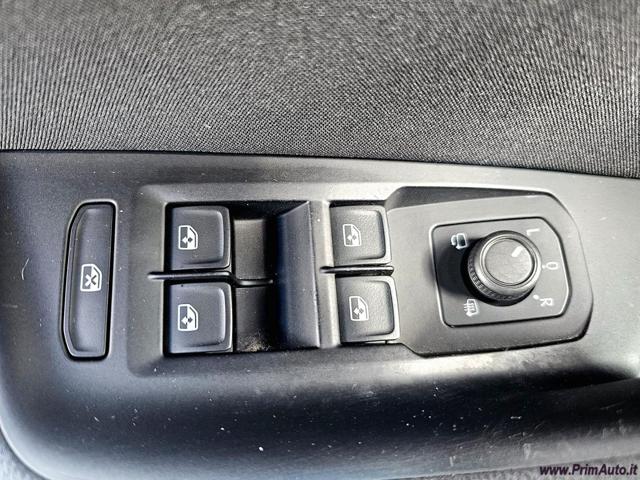 VOLKSWAGEN Passat Variant usata, con USB
