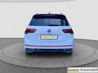 VOLKSWAGEN Tiguan usata, con Autoradio