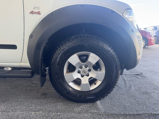 NISSAN Navara usata, con Sensore di luce