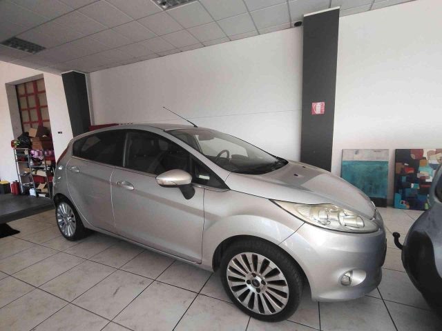 FORD Fiesta usata, con ABS
